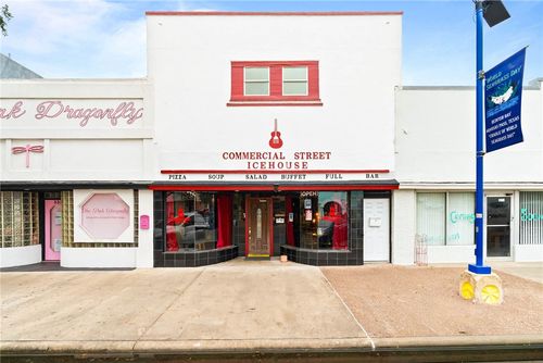 337 S Commercial St, Aransas Pass, TX, 78336-1917 | Card Image