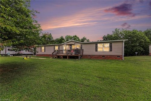 1679 Flat Shoals Rd, King, NC, 27021-7666 | Card Image