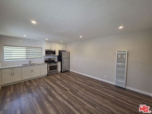 2014-2012 S Holt Ave, Los Angeles, CA, 90034-1418 | Card Image