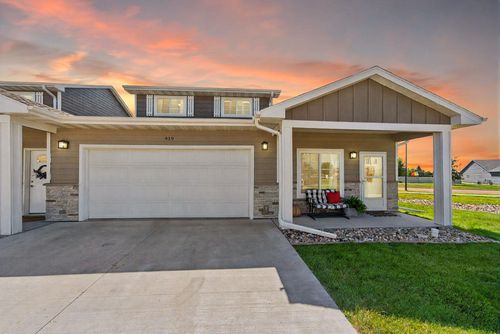 419 N Harvestore Rd, Sioux Falls, SD, 57107 | Card Image