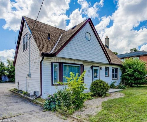 33 6th Ave, Kitchener, ON, N2C1P9 | Card Image