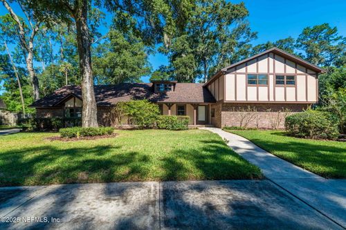 5477 Brightwater Ln, JACKSONVILLE, FL, 32277-1133 | Card Image