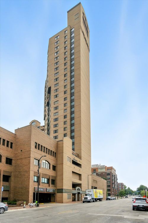 unit-f605-110 1st Ave Ne, Minneapolis, MN, 55413-2397 | Card Image