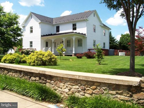 2a-8272 E Main St, MARSHALL, VA, 20115-3276 | Card Image