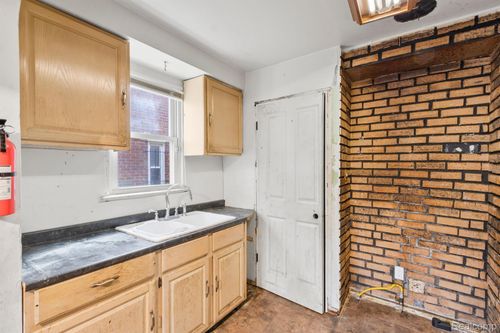 19161 Rogge St, Detroit, MI, 48234-3024 | Card Image