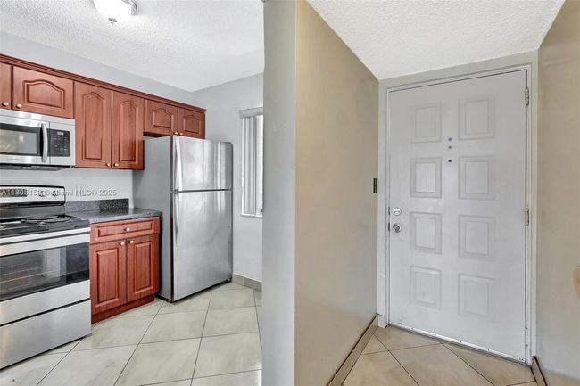 APT-401 - 8720 N Sherman Cir, Condo with 2 bedrooms, 2 bathrooms and null parking in Miramar FL | Image 5