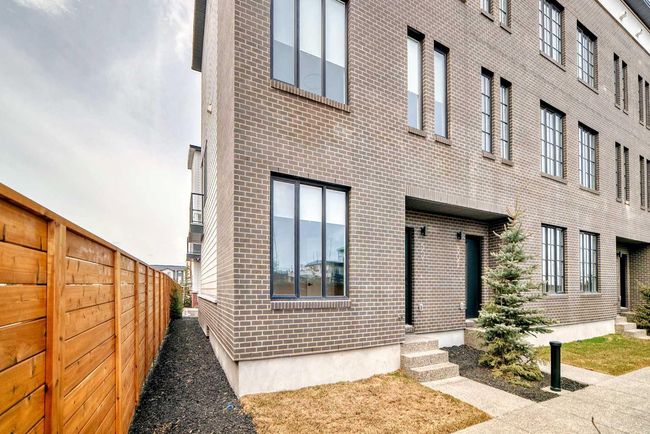 501 - 8155 8th Ave, Townhouse with 3 bedrooms, 3 bathrooms and 2 parking in Calgary AB | Image 42