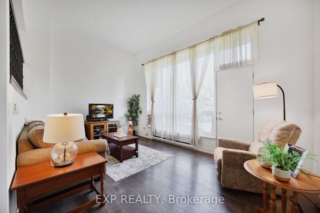 136 Darras Crt, Condo with 5 bedrooms, 2 bathrooms and 1 parking in Brampton ON | Image 8