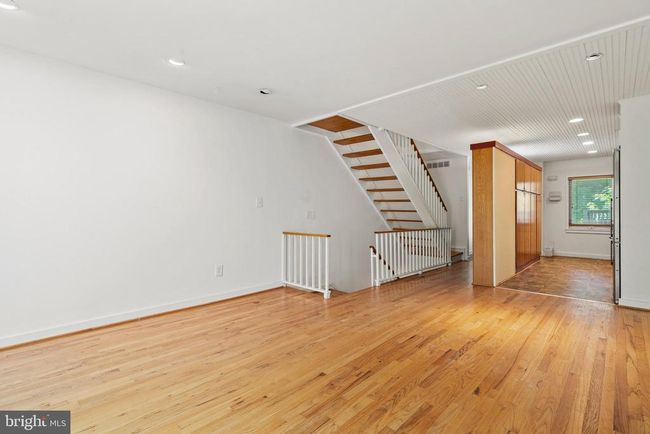 11493 Waterview Cluster, Townhouse with 3 bedrooms, 2 bathrooms and null parking in RESTON VA | Image 7