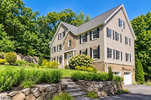 14 Hidden Valley Dr, Vernon, NJ, 07462-3119 | Card Image