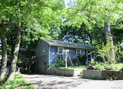 3 Twilight Rd, Rocky Point, NY, 11778-8513 | Card Image