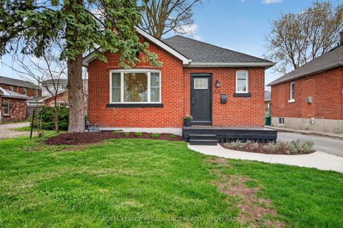 229 Park St, Kingston, ON, K7L1K4 | Card Image