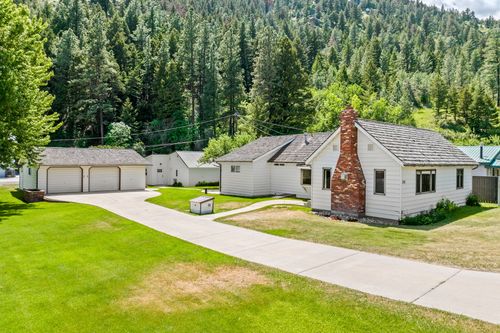 215 Recreation Rd, Wolf Creek, MT, 59648-8754 | Card Image