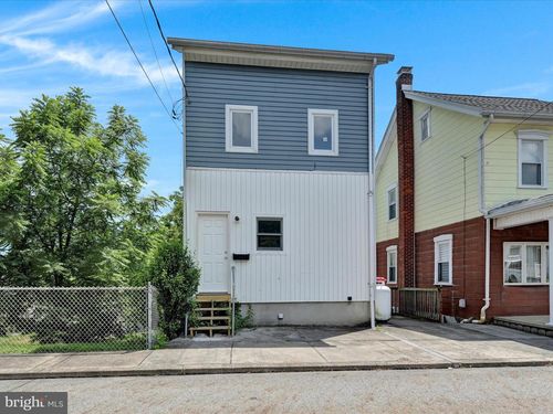 214 E Spruce St, WILLIAMSTOWN, PA, 17098-1417 | Card Image