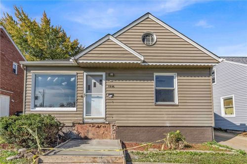 5236 E 114th St, Garfield Heights, OH, 44125-2829 | Card Image