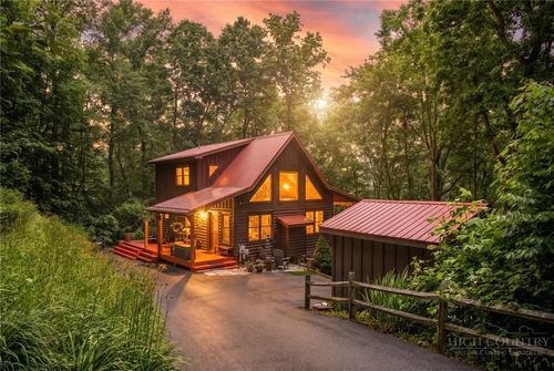 1645 Carefree Cove Rd, Zionville, NC, 28698-8924 | Card Image