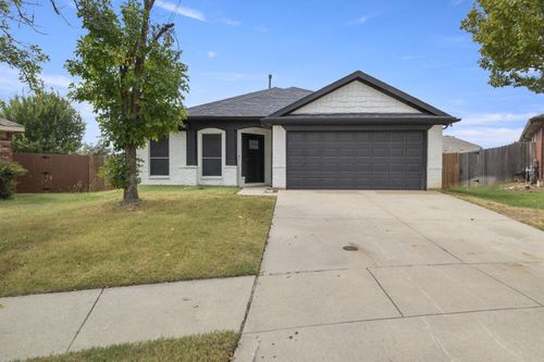 8275 Horse Whisper Ln, Fort Worth, TX, 76131-5356 | Card Image