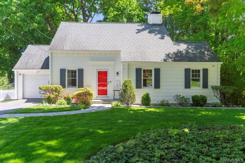 27 Valentine Rd, Briarcliff Manor, NY, 10510-2321 | Card Image