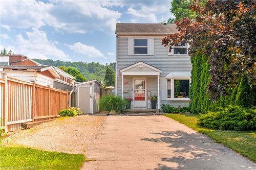 23 Niagara St, Grimsby, ON, L3M5J4 | Card Image