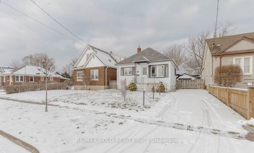 {{alt}} | Card Image