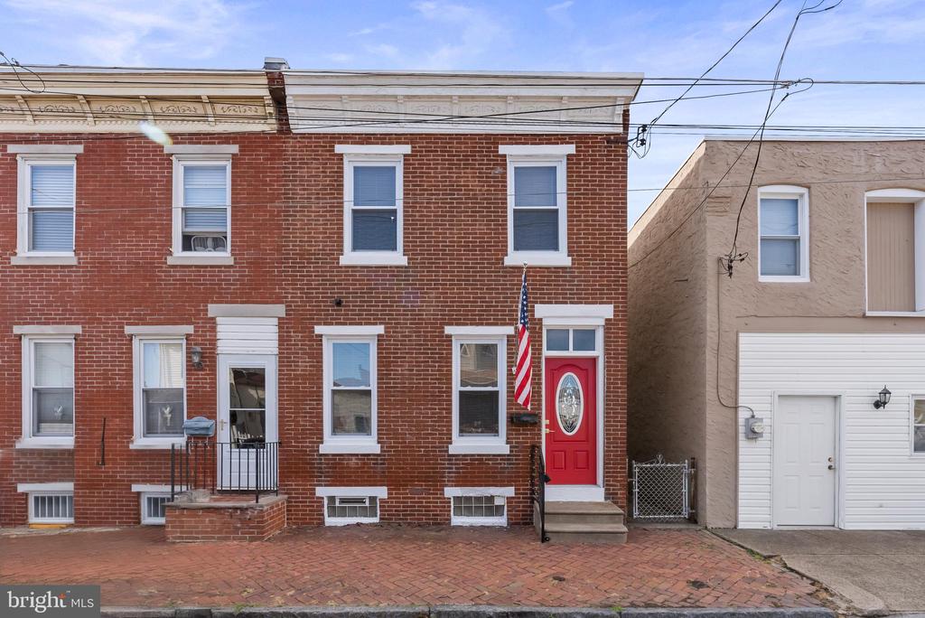 Salmon St, Philadelphia, PA 19137