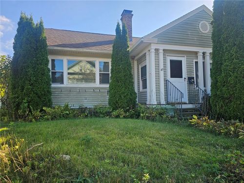 45 Cross St, Westerly, RI, 02891-2334 | Card Image