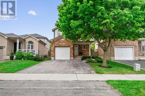 4 Beardmore Cres, Acton, ON, L7J2Y9 | Card Image