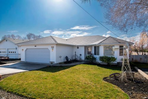 992 Se 2nd St, Prineville, OR, 97754-2353 | Card Image