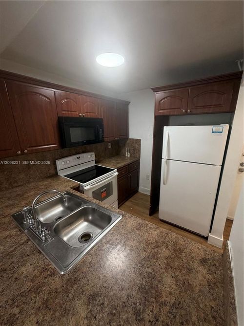 412-16465 Ne 22nd Ave, North Miami Beach, FL, 33160-3792 | Card Image