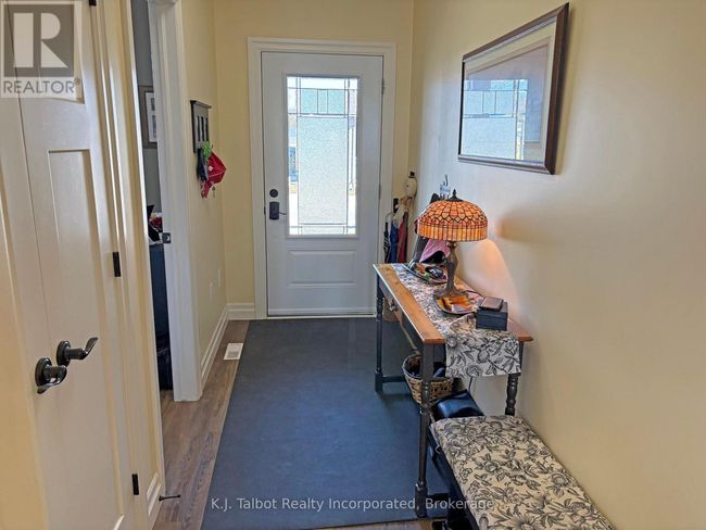 UNIT-18 - 18 The Way, Townhouse with 2 bedrooms, 3 bathrooms and 2 parking in Goderich ON | Image 4
