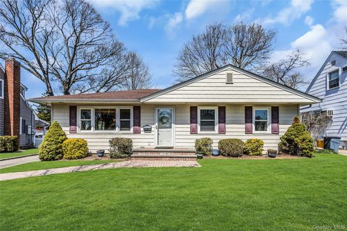 65 Allan Drive, Oyster Bay, NY, 11732 | Card Image