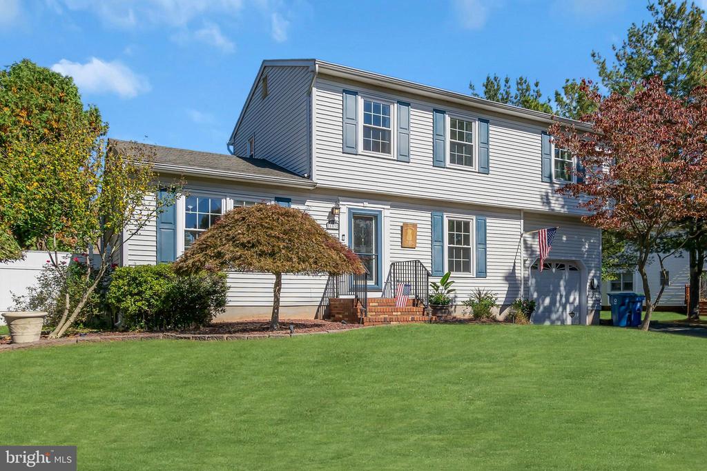 Van Liew Ct, Hillsborough, NJ 08844
