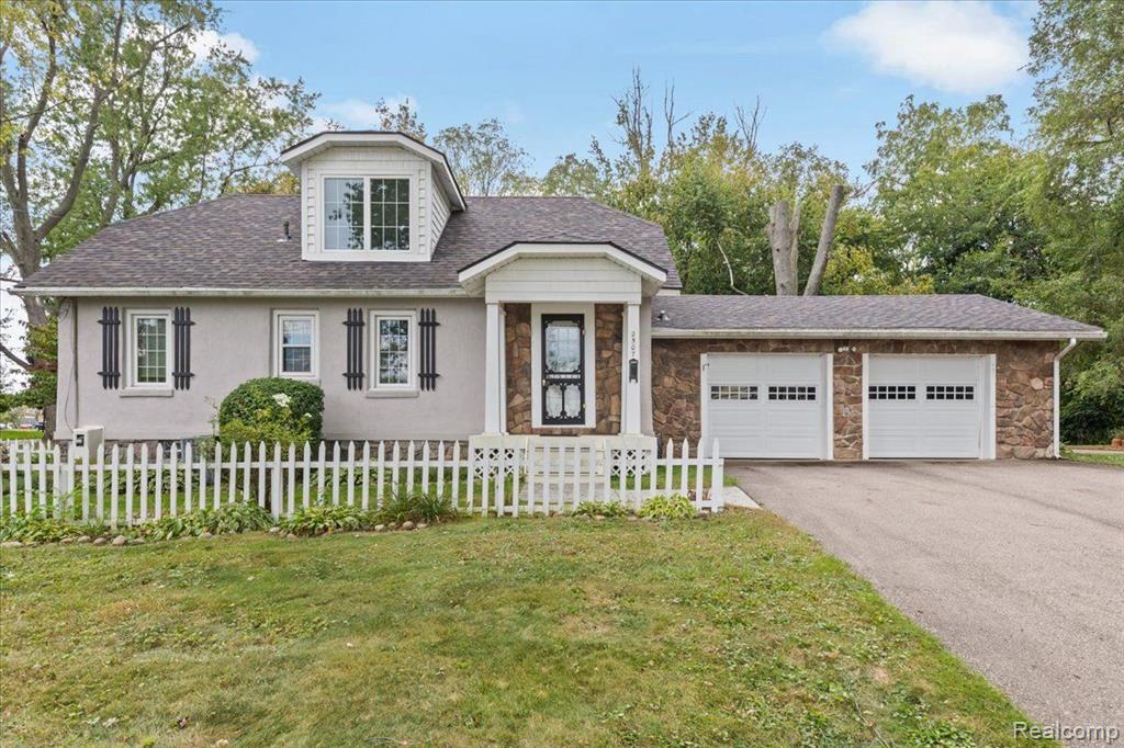 Silverside Rd, Waterford, MI 48328 #1