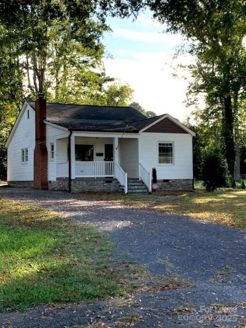 711 Riddle St, Mount Holly, NC, 28120-1429 | Card Image