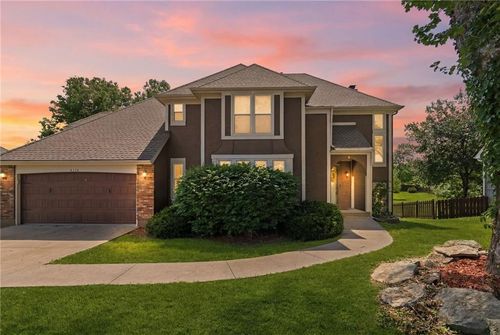 6724 Quincy Cir, Kansas City, MO, 64119-5420 | Card Image
