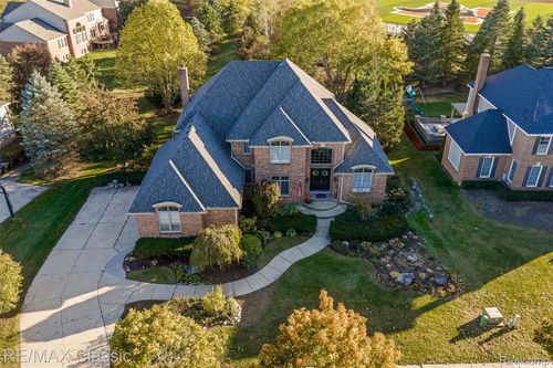 17994 Stonebrook Dr, Northville, MI, 48168-4330 | Card Image