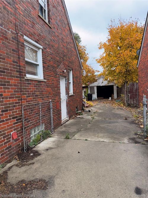 13908 Edmore Dr, Detroit, MI, 48205-1283 | Card Image