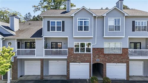 105 Vinings Forest Cir Se, Smyrna, GA, 30080-3918 | Card Image