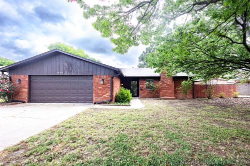 1924 9th Ave Nw, Ardmore, OK, 73401-2202 | Card Image