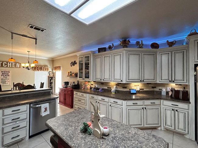390 Hackberry Dr, House other with 5 bedrooms, 5 bathrooms and 3 parking in Andrews TX | Image 18