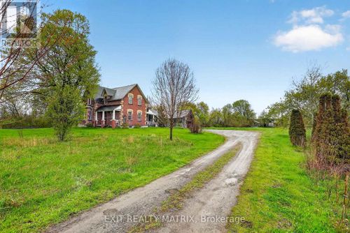 7499 Bank St, Metcalfe, ON, K0A2P0 | Card Image