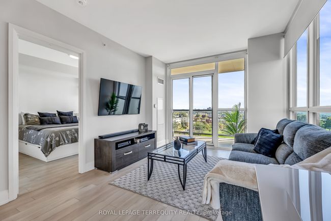 910 - 1461 Lawrence Ave W, Condo with 3 bedrooms, 3 bathrooms and null parking in Toronto ON | Image 8