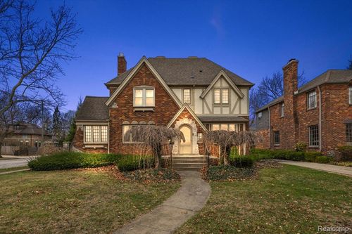 1205 Harvard Rd, Grosse Pointe Park, MI, 48230-1131 | Card Image