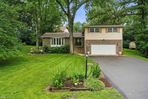 1209 Appaloosa Trl, McHenry, IL, 60051-7802 | Card Image