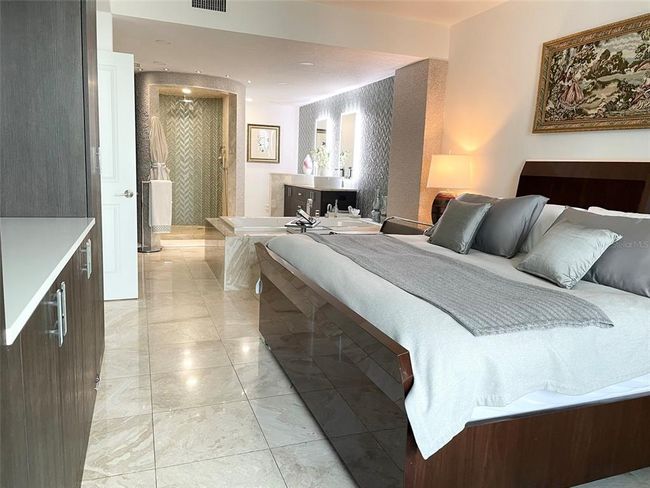 Master Bedroom | Image 15