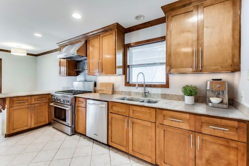 2012 Atlantic St, Dallas, TX, 75208-3021 | Card Image