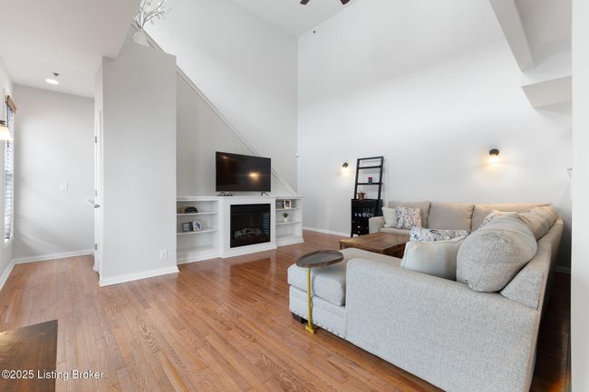 10601 Norton Commons Walk, Condo with 2 bedrooms, 2 bathrooms and null parking in Prospect KY | Image 6