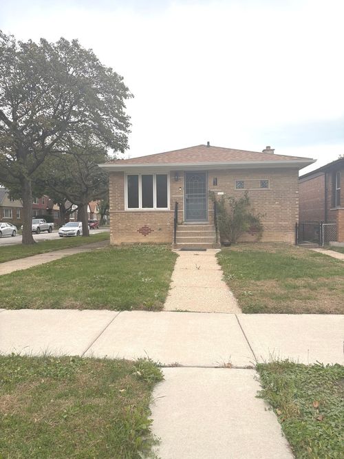 2838 E 94th St, Chicago, IL, 60617-4117 | Card Image
