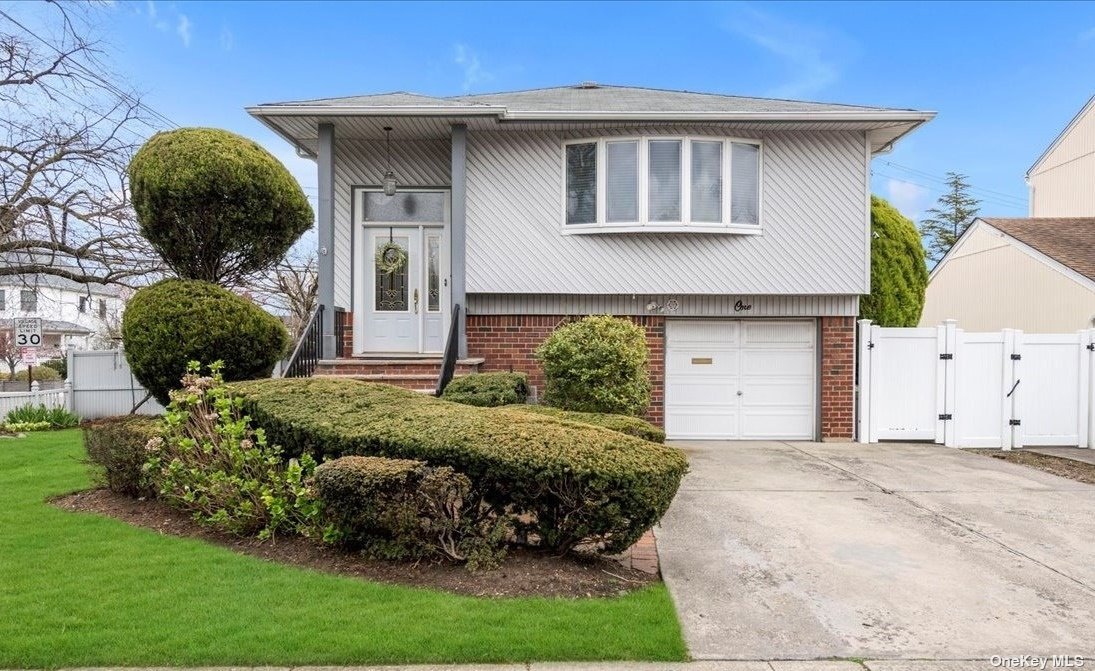 Talfor Rd, East Rockaway, NY 11518