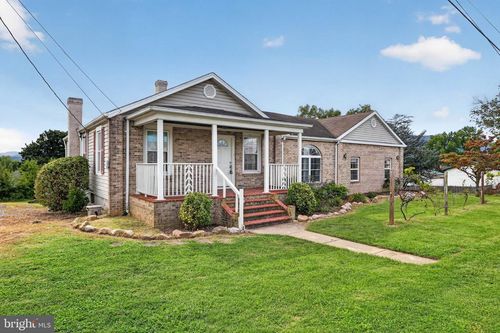 703 10th St, SHENANDOAH, VA, 22849-1338 | Card Image